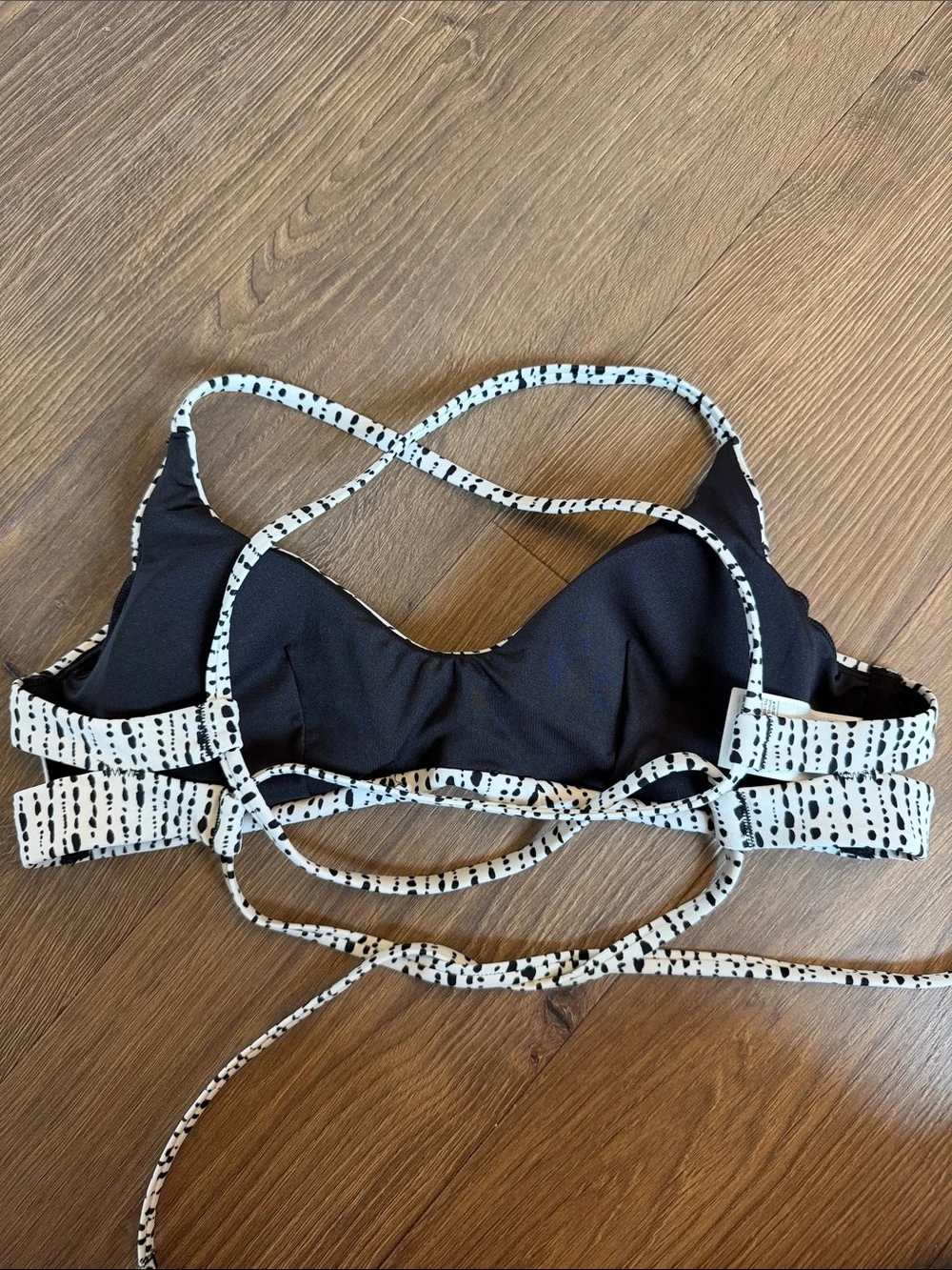 Athleta Triangle Bikini Top A-C Black & White Rice Pearls Sea Salt Cross Tie S